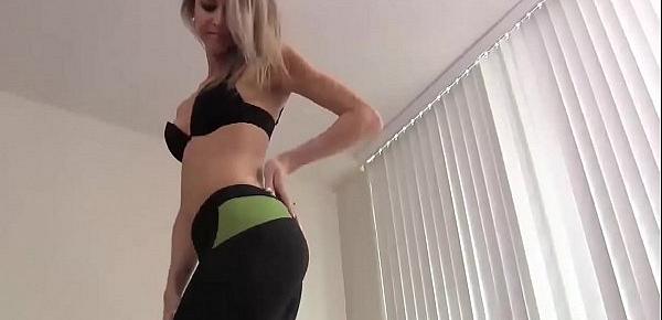  I have a hot new pair of yoga pants I know you will love JOI